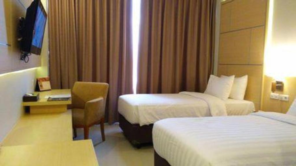 Horison Hotel Sukabumi Exterior photo