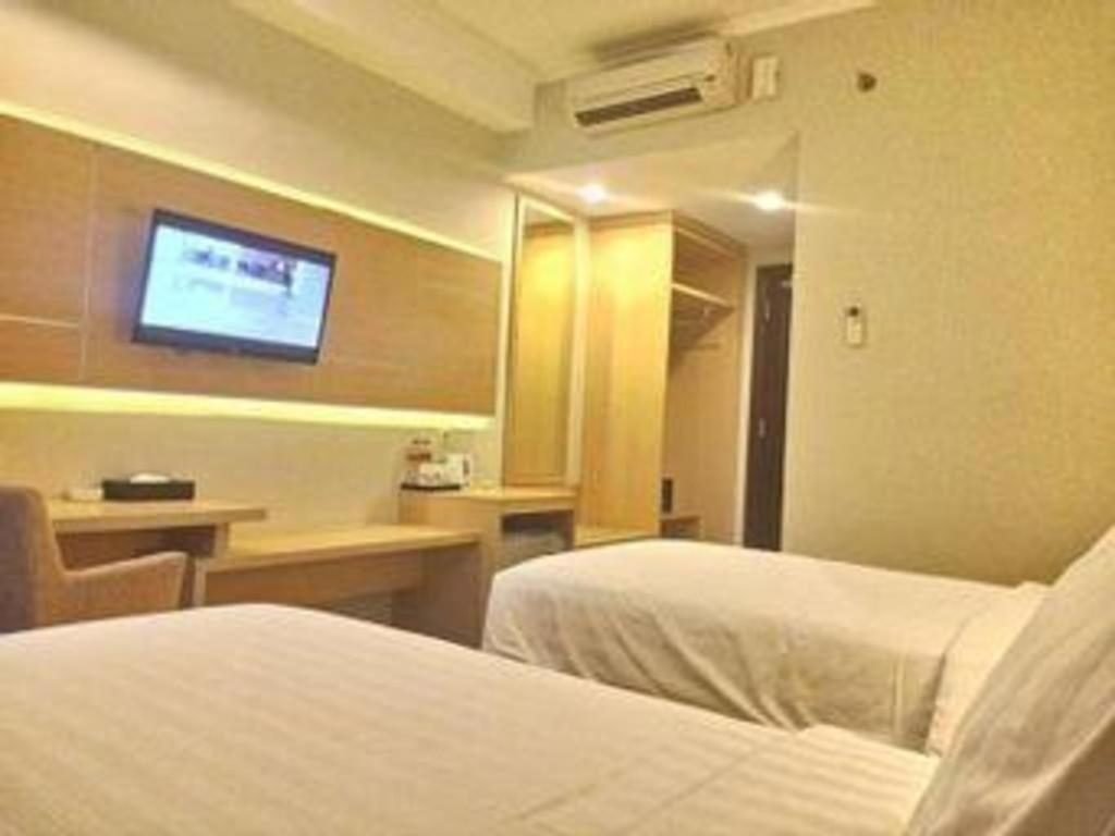 Horison Hotel Sukabumi Exterior photo